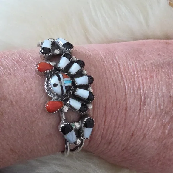 Amazing Vintage Native American Zuni Gemstone Inlaid Bracelet 🖤🤍❤️🎁